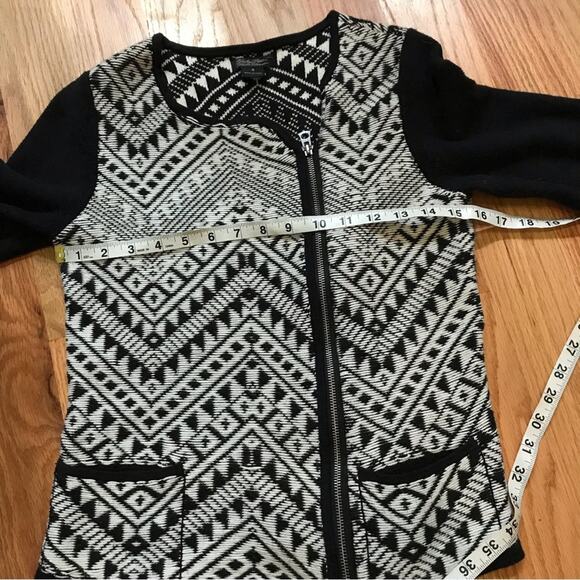 Lucky Brand Women's Aztec Patterned Zippered round neck Cardigan Sweater - Picture 5 of 5